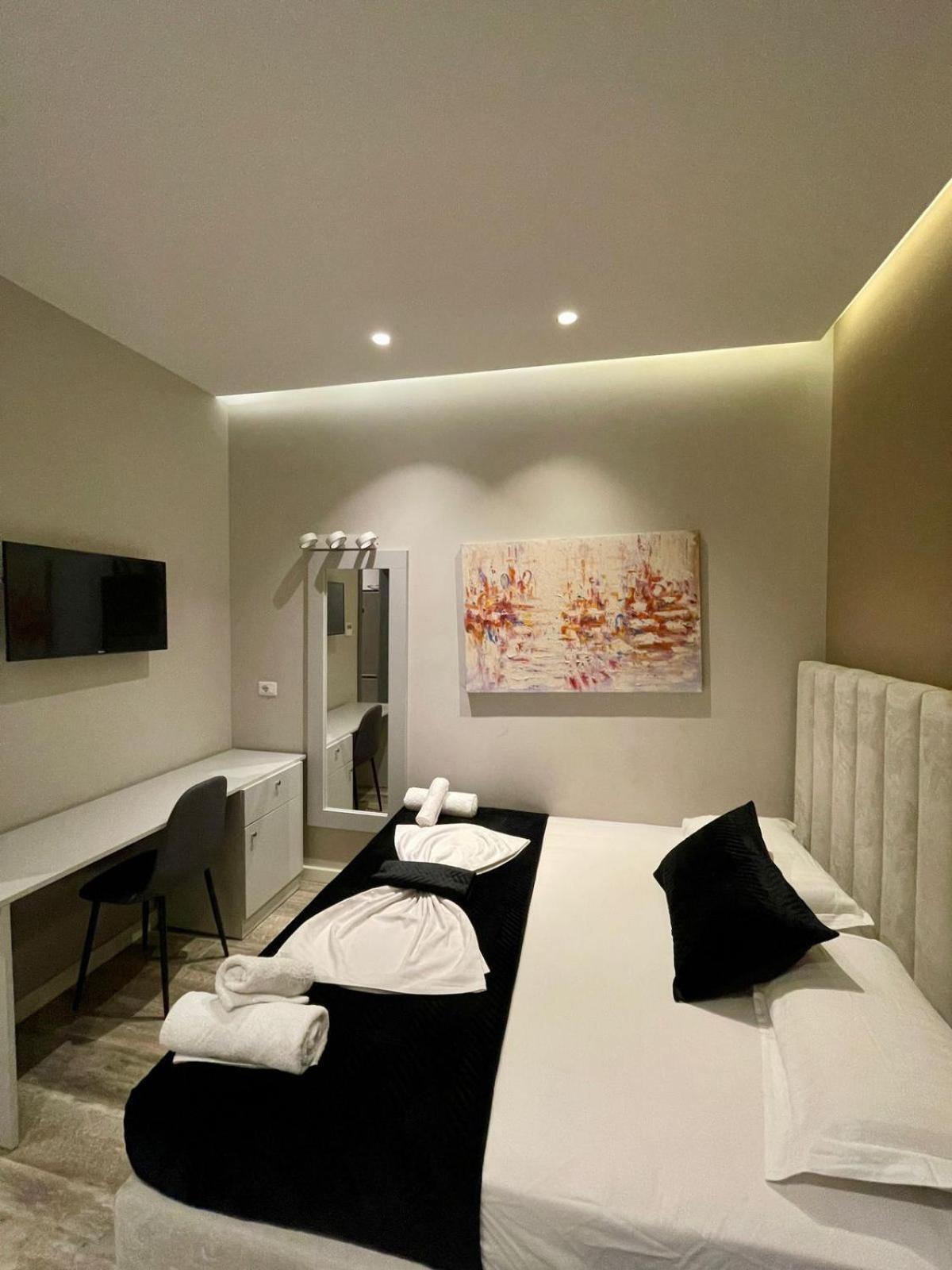 Premium City Studio & Suite Tirana Esterno foto