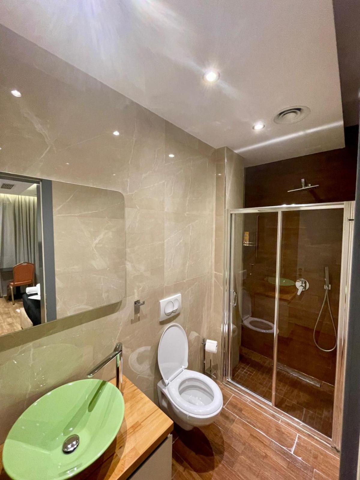 Premium City Studio & Suite Tirana Esterno foto