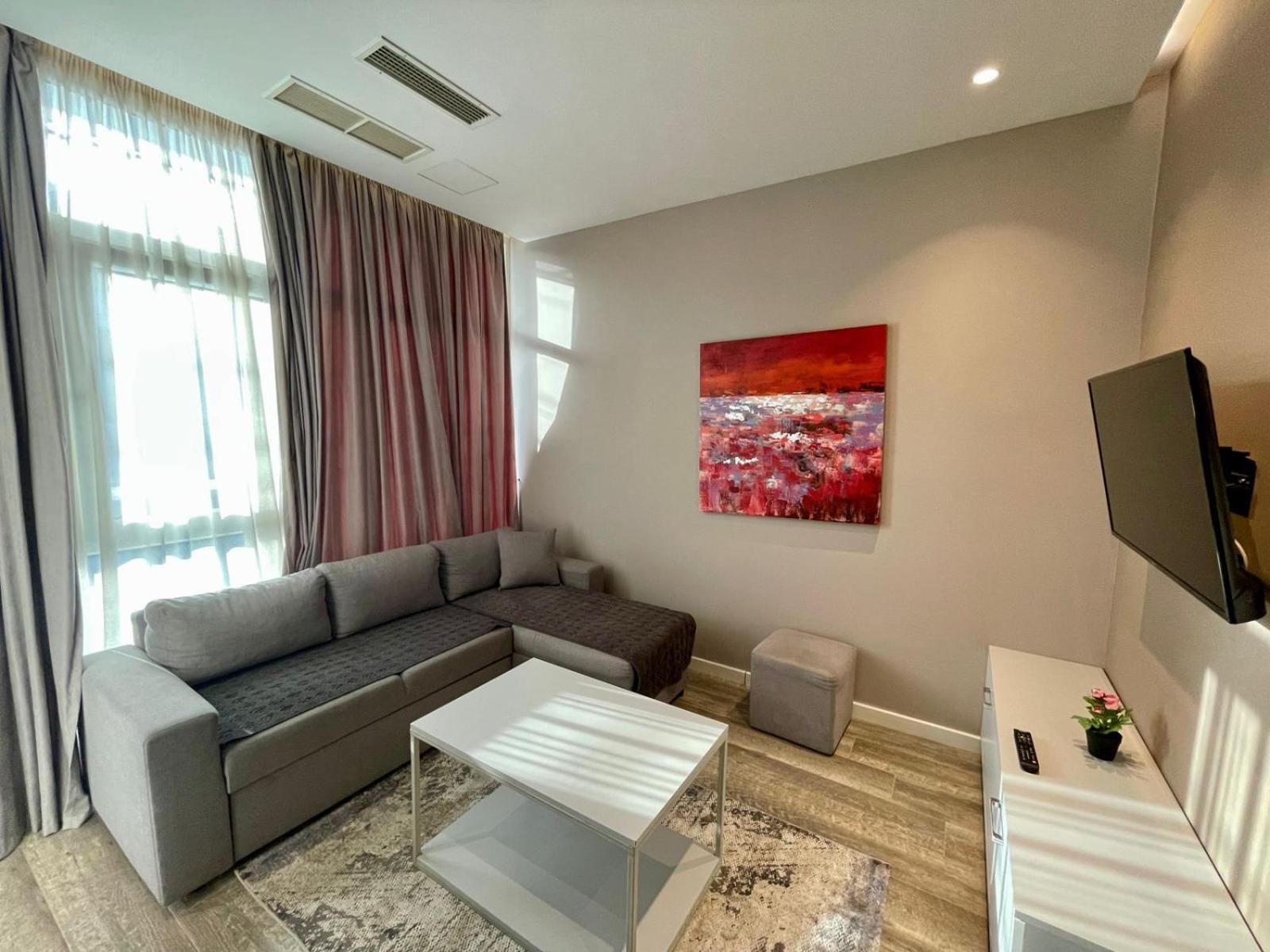 Premium City Studio & Suite Tirana Esterno foto