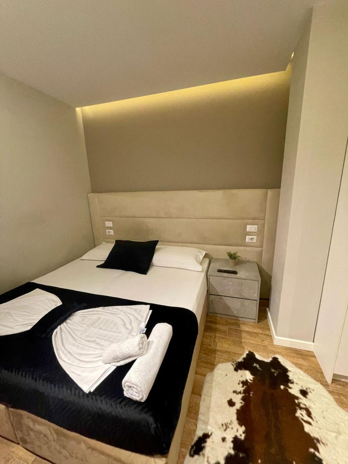 Premium City Studio & Suite Tirana Esterno foto